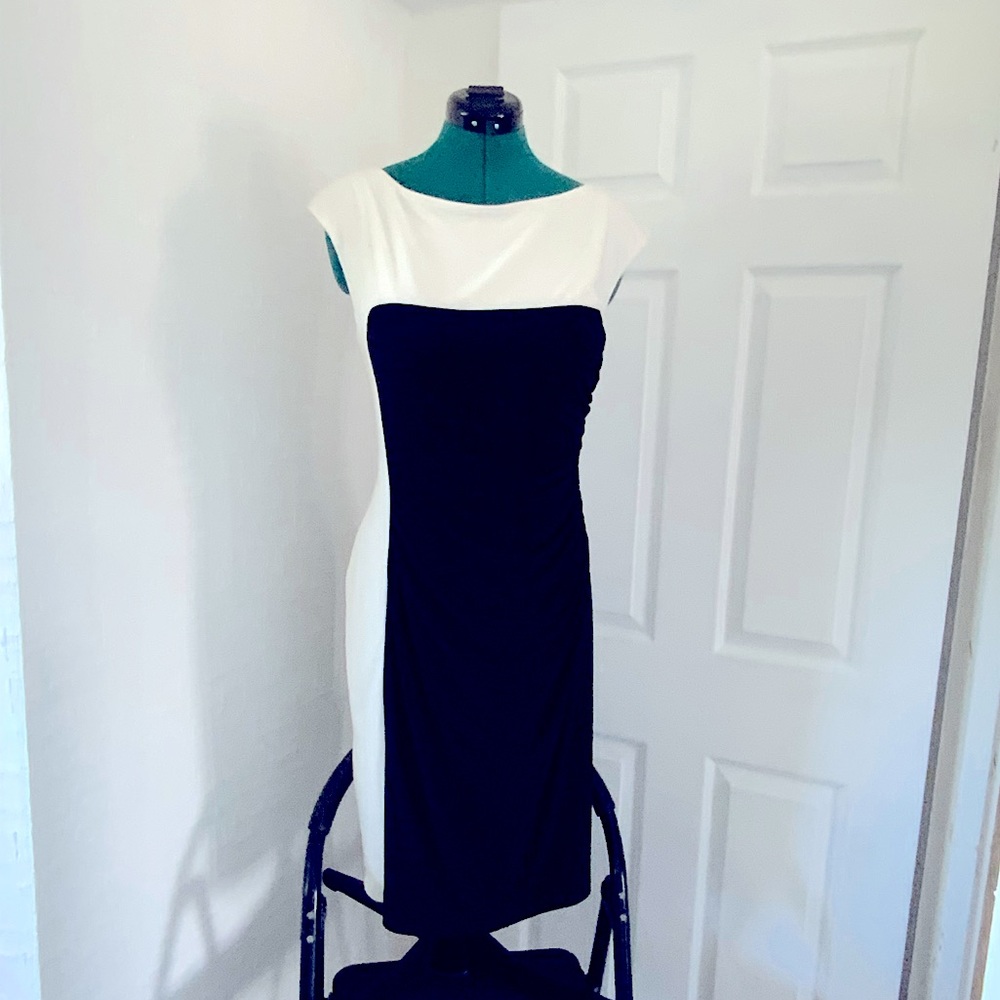 SOLD.    NWT LAUREN Ralph Lauren. Size 10 BLACK/WHITE. Ruched side. SOLD